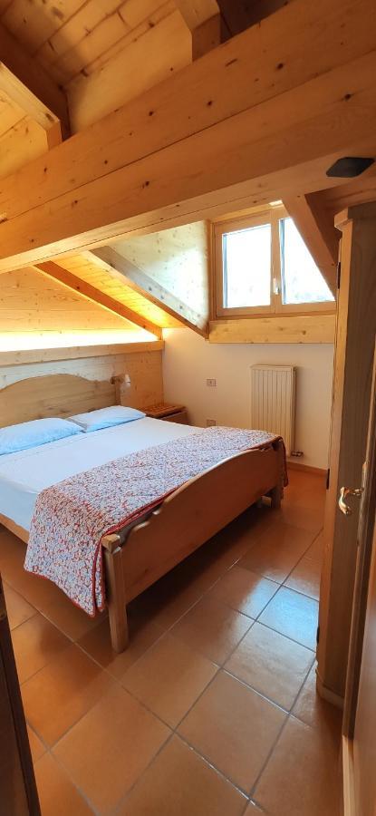 Apartament Mansarda A Carciato, Trilocale In Montagna Dimaro Zewnętrze zdjęcie