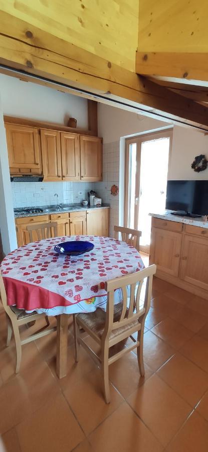 Apartament Mansarda A Carciato, Trilocale In Montagna Dimaro Zewnętrze zdjęcie