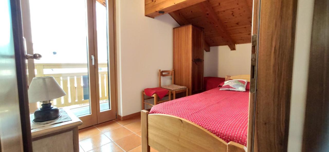 Apartament Mansarda A Carciato, Trilocale In Montagna Dimaro Zewnętrze zdjęcie