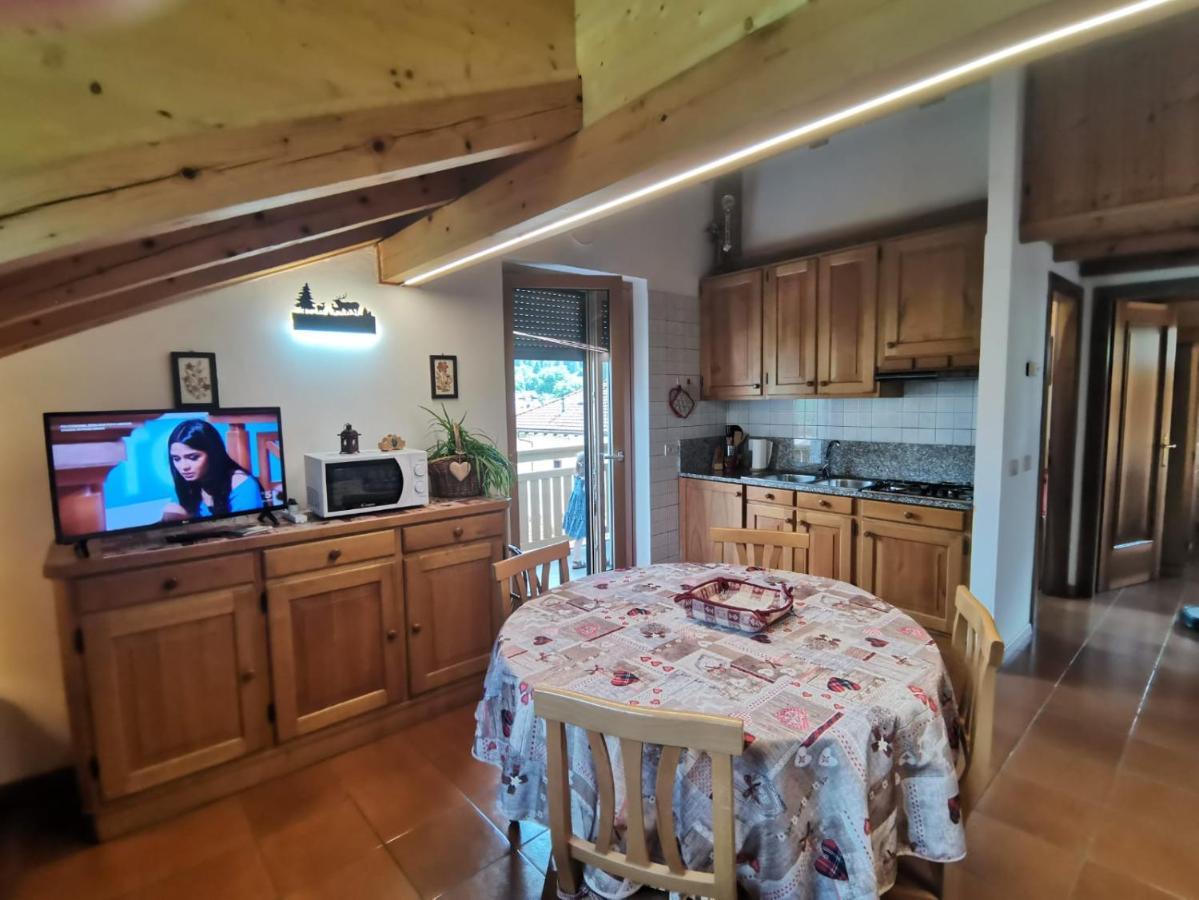 Apartament Mansarda A Carciato, Trilocale In Montagna Dimaro Zewnętrze zdjęcie