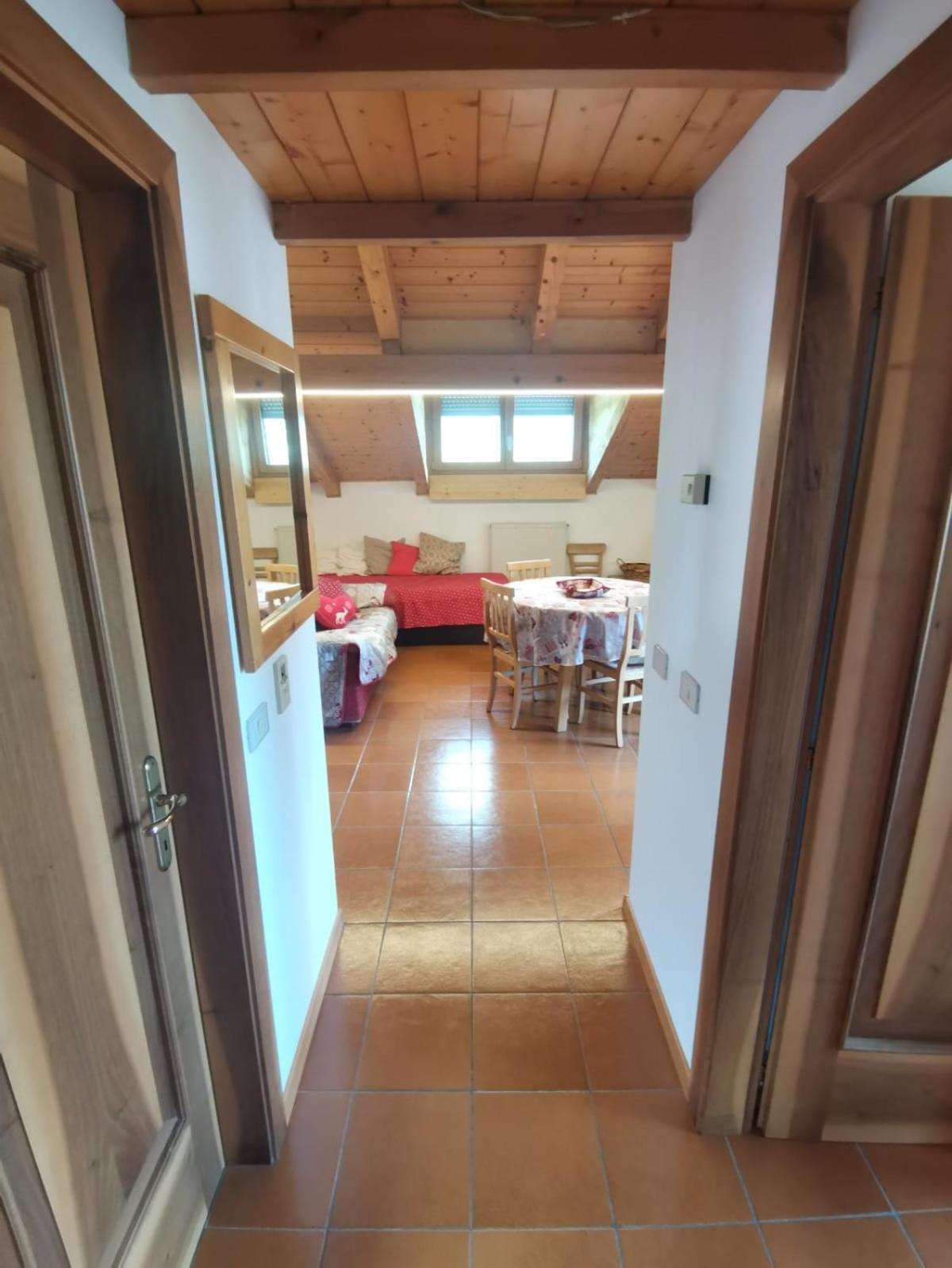 Apartament Mansarda A Carciato, Trilocale In Montagna Dimaro Zewnętrze zdjęcie