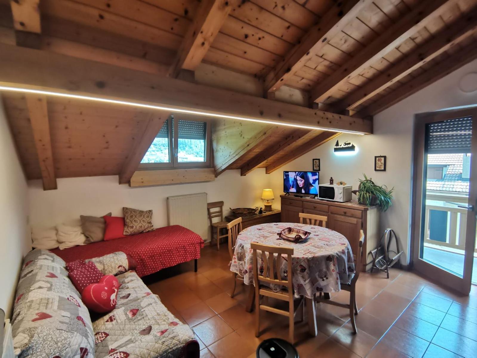 Apartament Mansarda A Carciato, Trilocale In Montagna Dimaro Zewnętrze zdjęcie