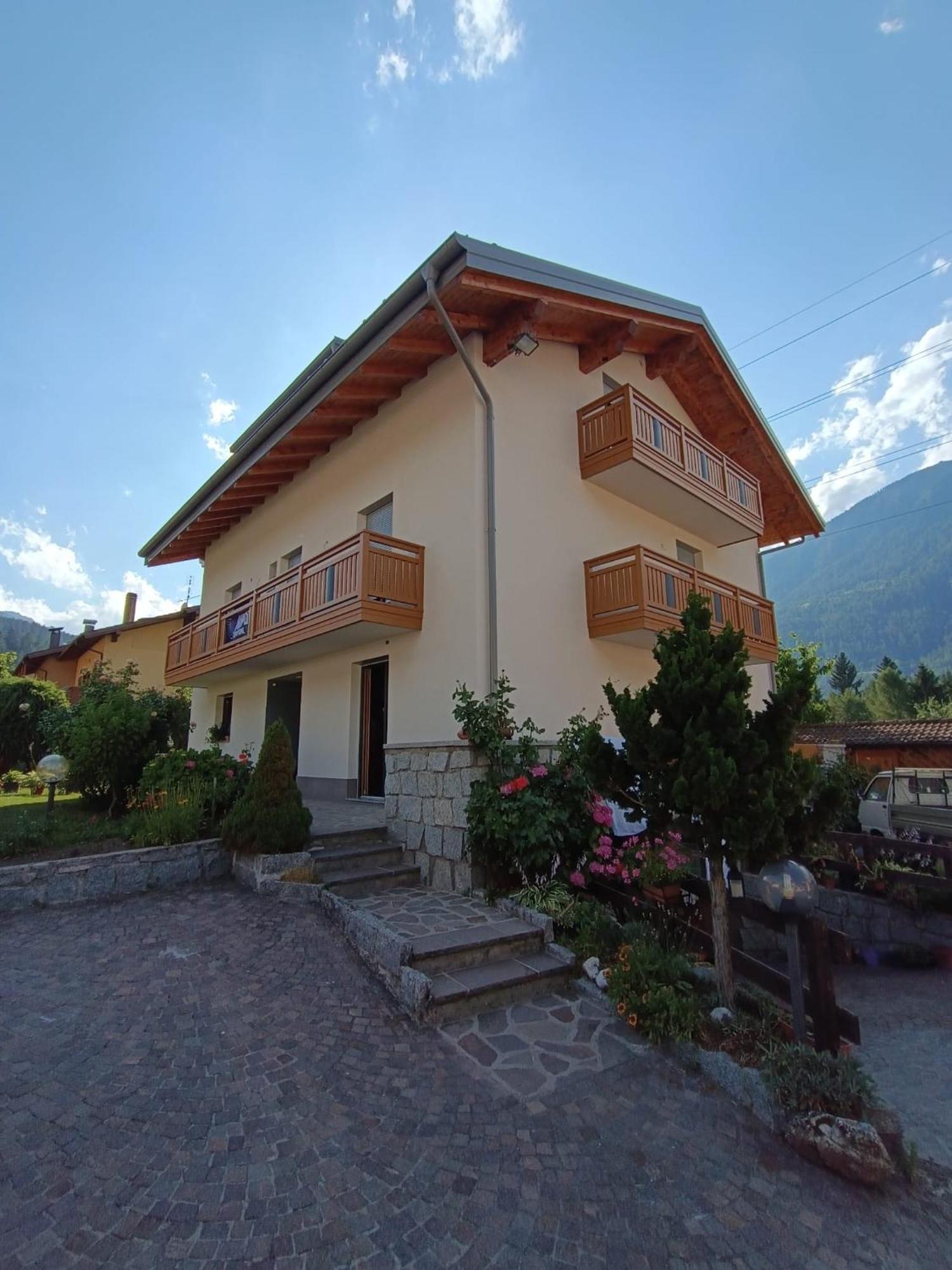Apartament Mansarda A Carciato, Trilocale In Montagna Dimaro Zewnętrze zdjęcie